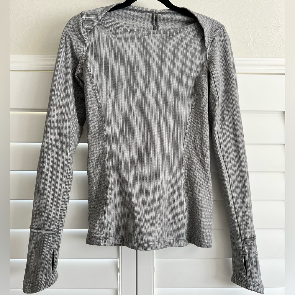 Lululemon long sleeve fitted shirt